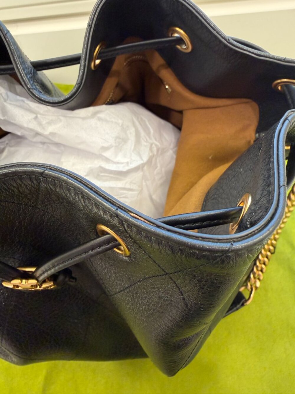 TORY BURCH LARGE CHARLIE QUILTED DRAWSTRING SHOULDER BAG, BLACK - Picture 9 of 15